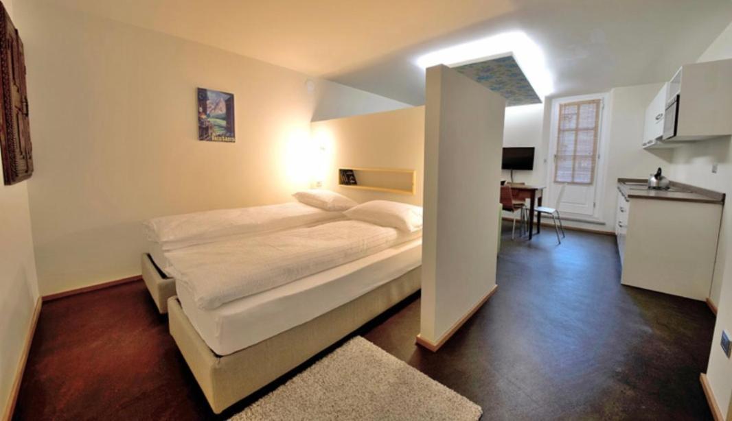 Aymon De Challant Appartement Аоста Екстериор снимка
