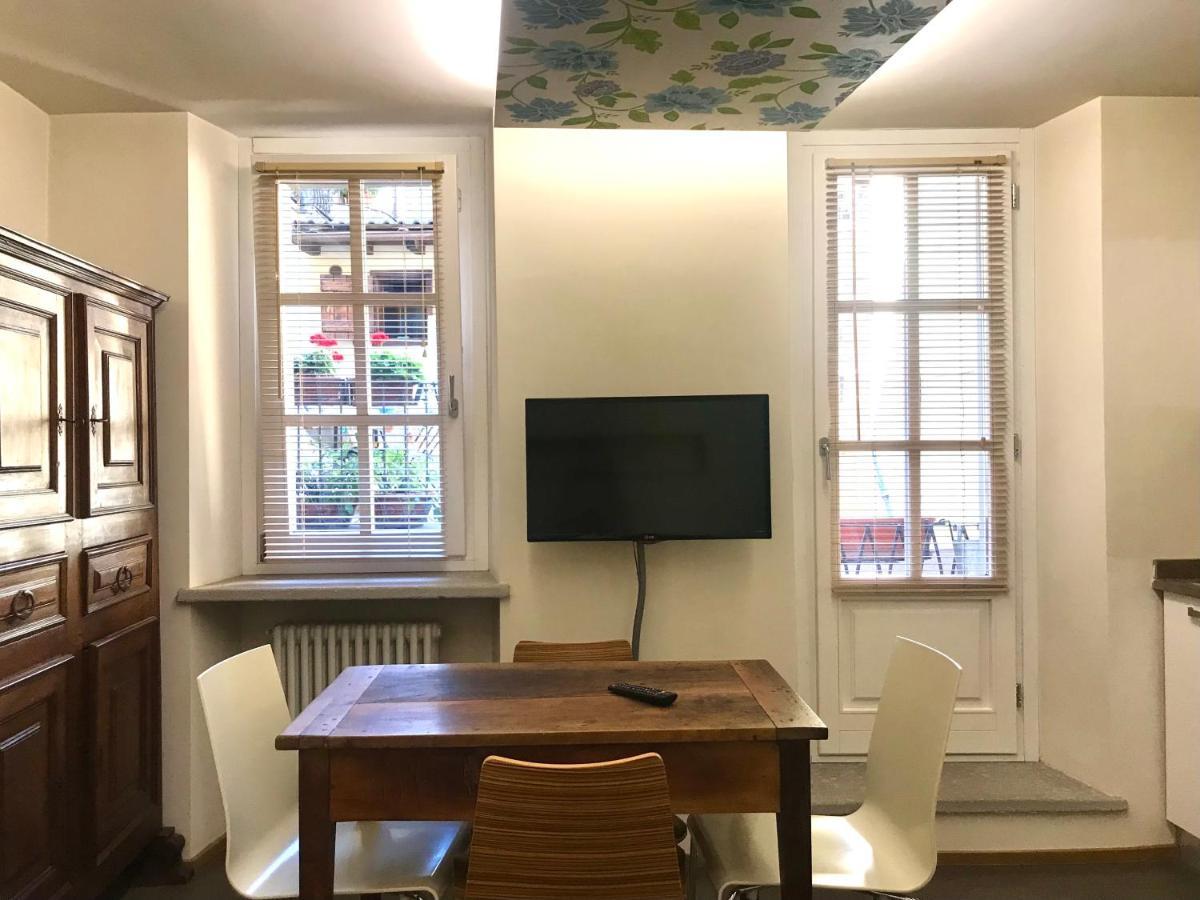 Aymon De Challant Appartement Аоста Екстериор снимка