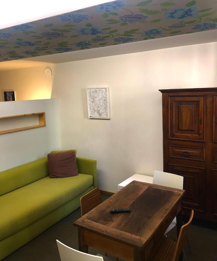 Aymon De Challant Appartement Аоста Екстериор снимка