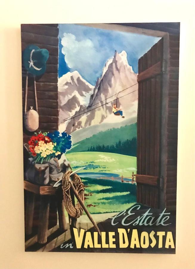 Aymon De Challant Appartement Аоста Екстериор снимка