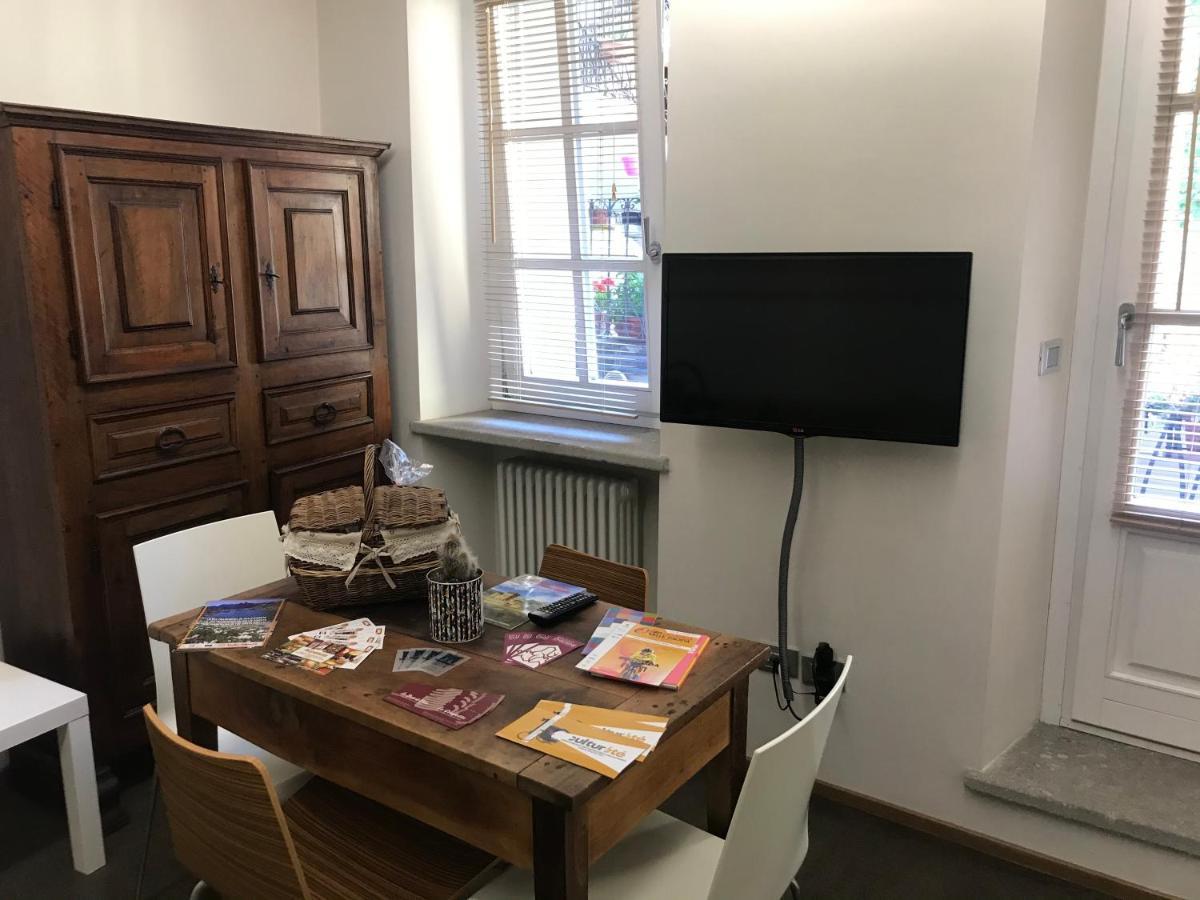 Aymon De Challant Appartement Аоста Екстериор снимка